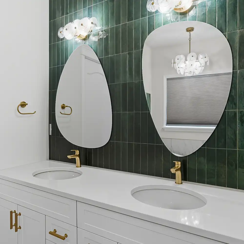 Organic egg-shaped mirror