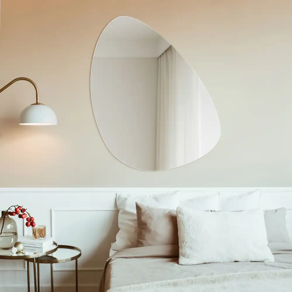 Organic egg-shaped mirror
