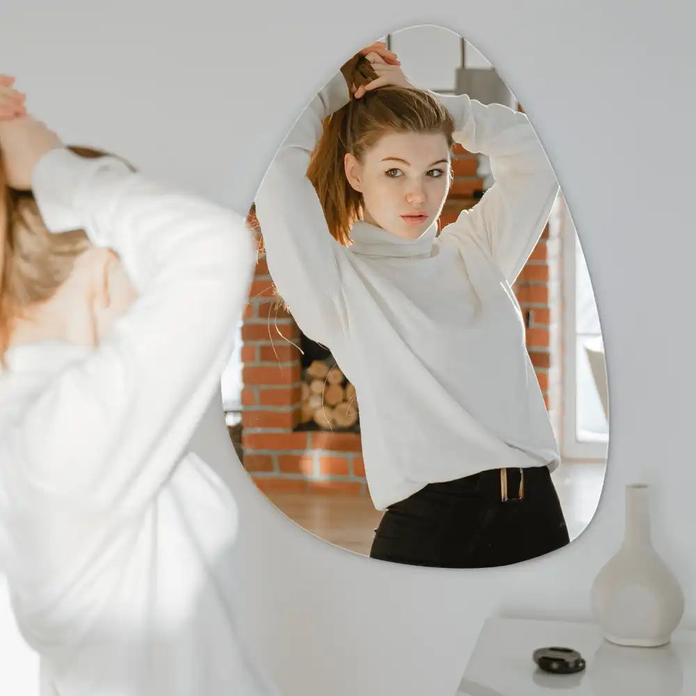 Organic egg-shaped mirror